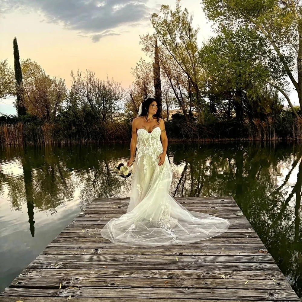 Gorgeous Sweetheart neckline wedding dress - Picture 3 of 9